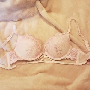 32B Pink La Senza Beyond Sexy Push up Bra with lace detail